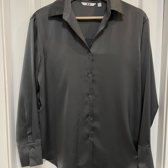 [UNIQLO] Satin Blouse - Picture 1 of 11